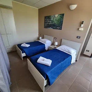 https://la-bussola-badia-polesine.hotelinveneto.com